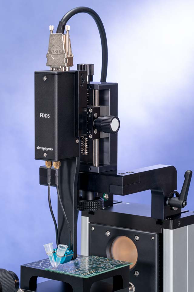 The FDDS FlexDrop dosing system, shown here, is equipped with two dosing heads and two cartridges for measurements in the nanoliter range.